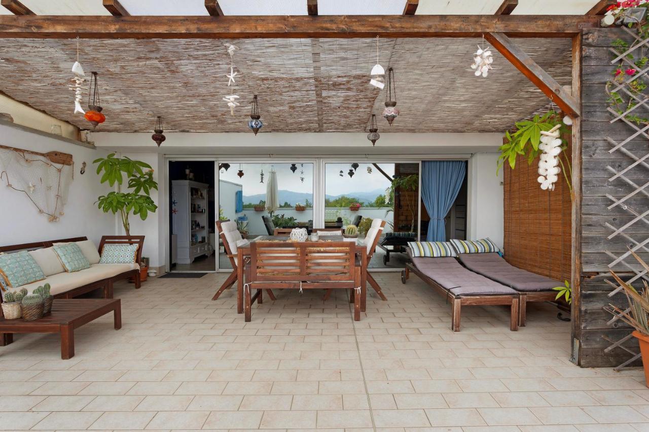 Attico Con Terrazza A Viareggio Apartment Екстериор снимка